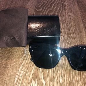 Persol cat eye sunglasses black